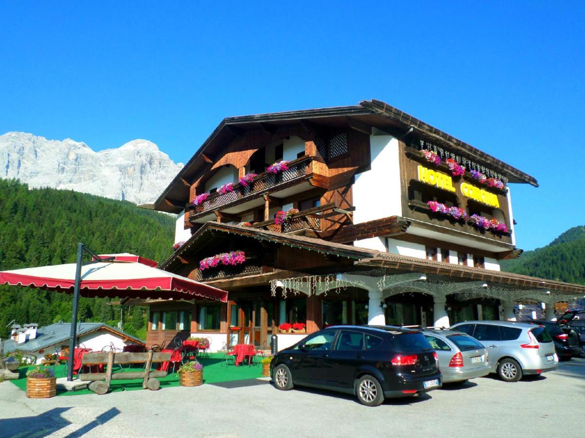 Hotel Corona ヴァル・ディ・ゾルド エクステリア 写真