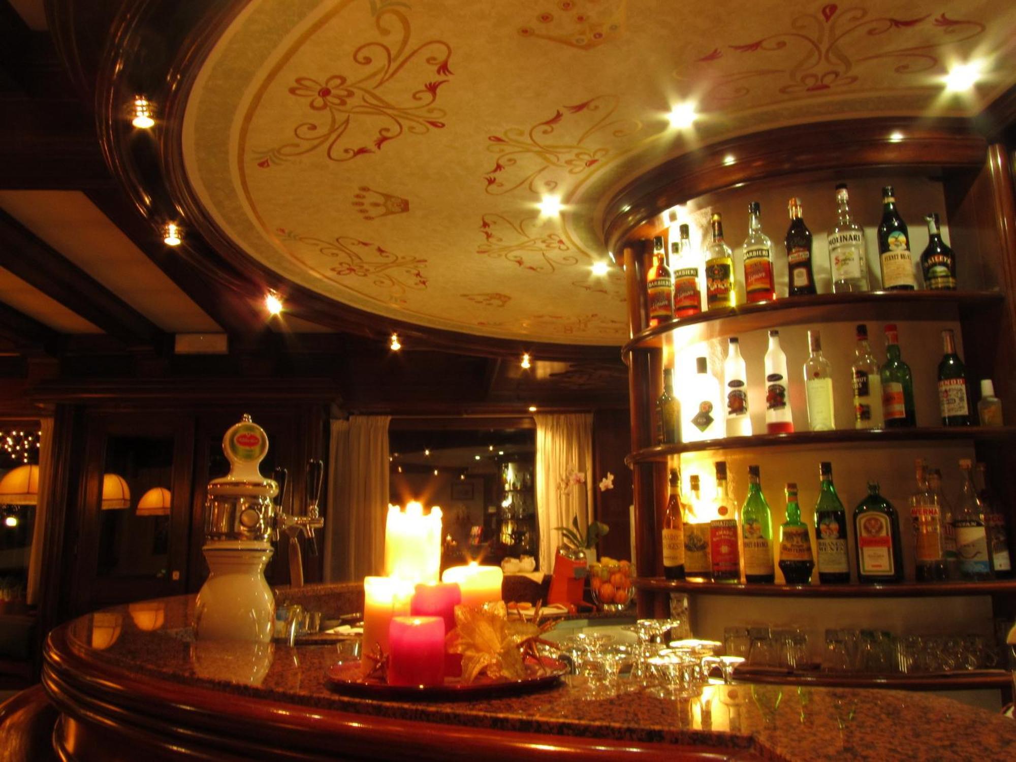 Hotel Corona ヴァル・ディ・ゾルド エクステリア 写真